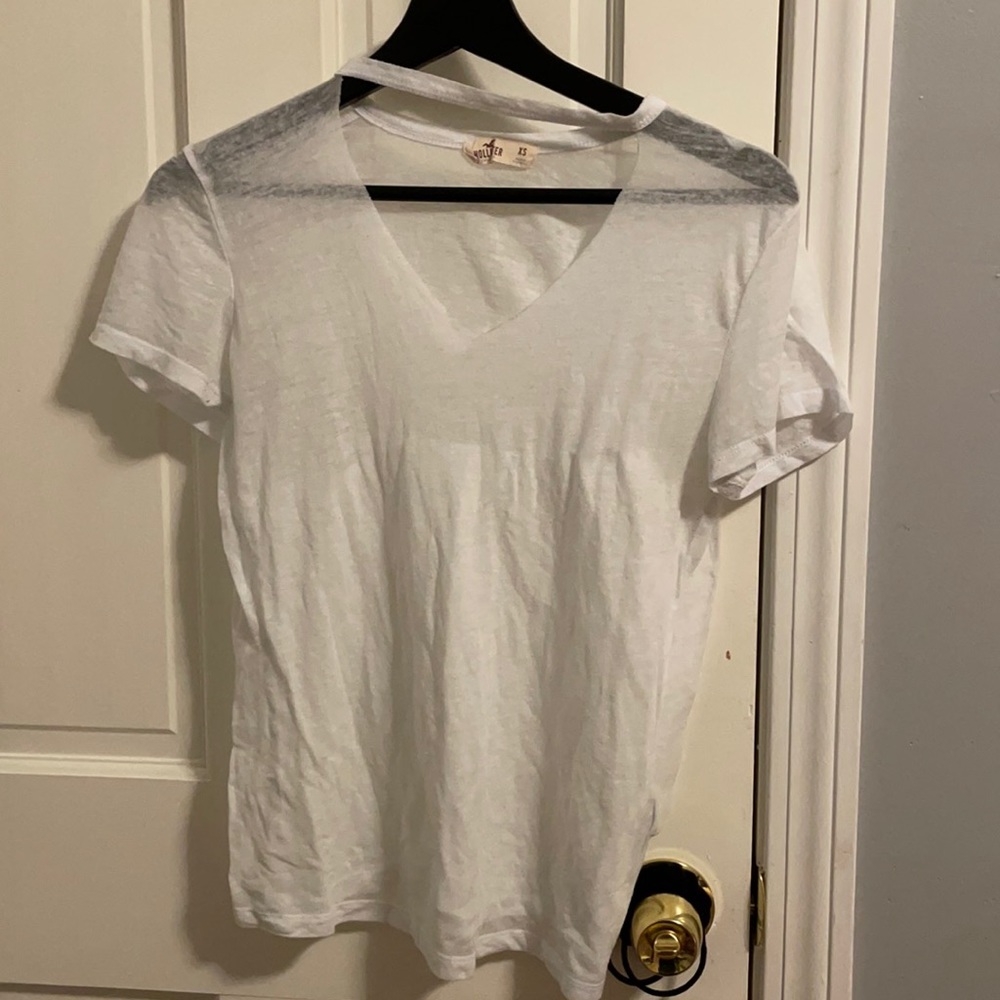White v neck t shirt